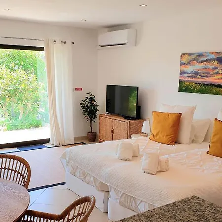 Apartment Sao Rafael 63 - - Pool - Free Wi-fi - Air Con